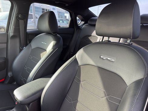 Used 2023 Kia Forte GT-Line w/ GT-Line Premium Package image 13