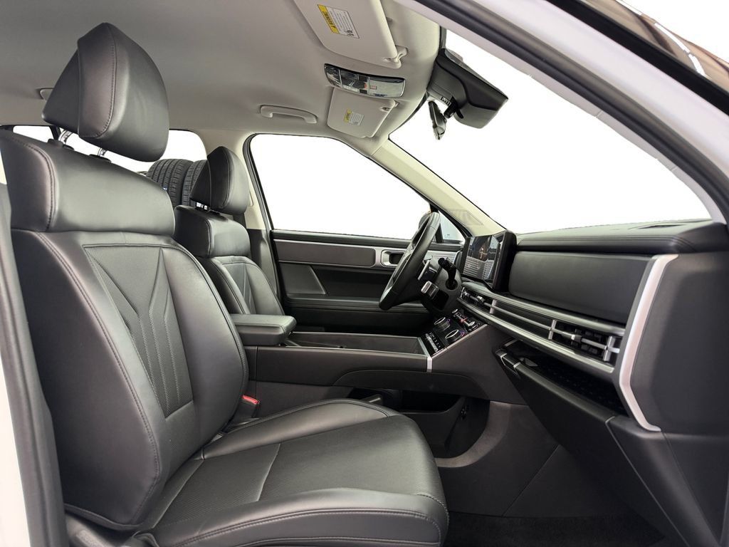 Used 2024 Hyundai Santa Fe SEL FWD image 17