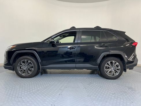 Used 2023 Toyota RAV4 XLE Premium image 2