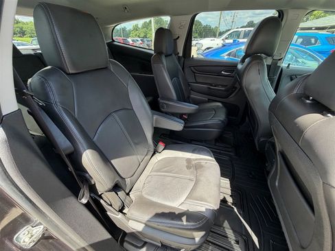 Used 2016 Chevrolet Traverse LT FWD image 24