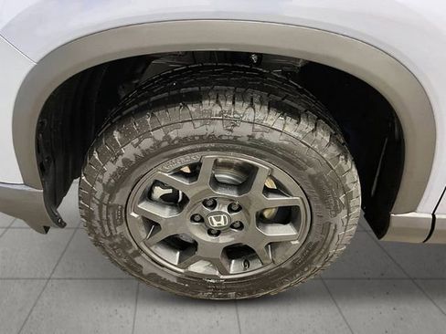 New 2025 Honda Pilot TrailSport image 12
