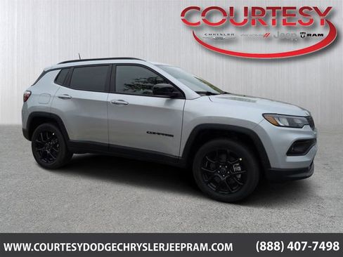 New 2026 Jeep Compass Latitude image 1