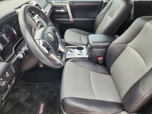 Used 2017 Toyota 4Runner SR5 Premium RWD image 13
