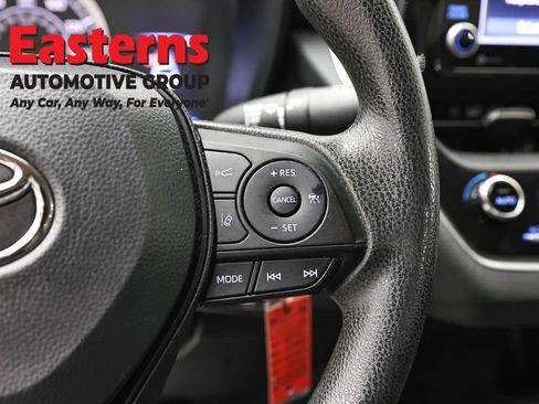 Used 2022 Toyota Corolla LE FWD image 16