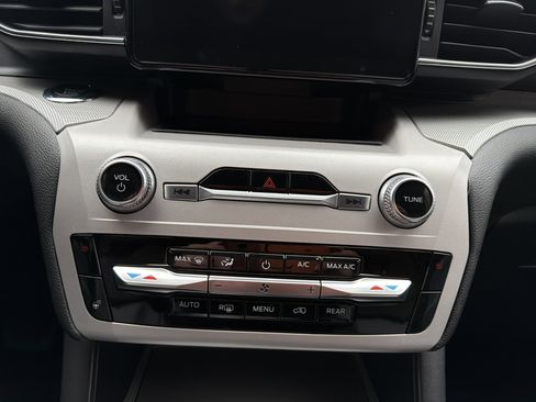 Used 2023 Ford Explorer XLT w/ Equipment Group 202A image 19