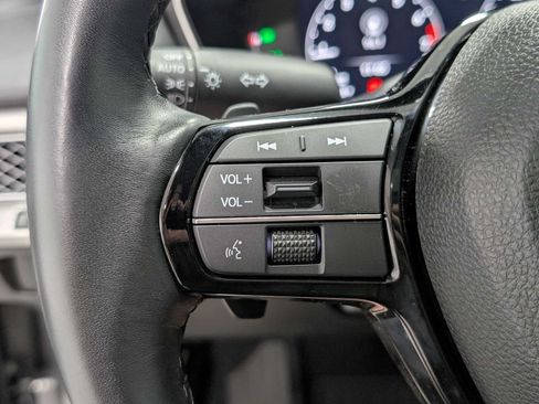 Certified 2025 Acura Integra FWD image 33