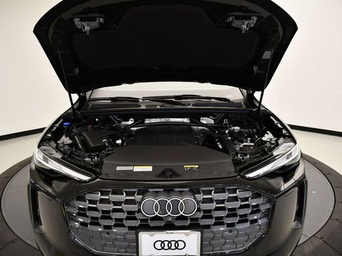 Used 2025 Audi Q5 Premium w/ Convenience Package AWD/4WD image 12
