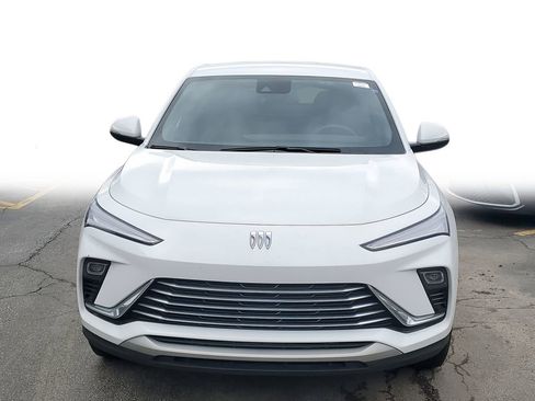 Used 2025 Buick Envista Preferred image 2