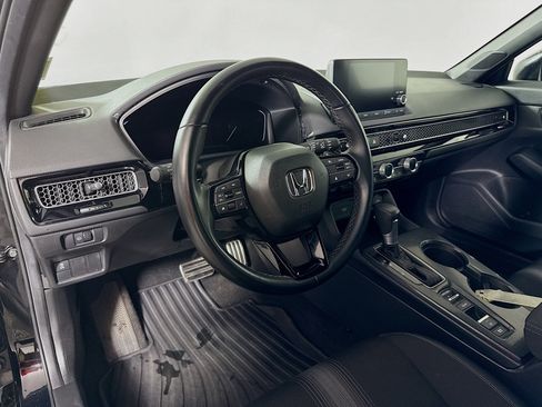 Used 2025 Honda Civic Sport image 9