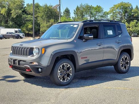 New 2023 Jeep Renegade Trailhawk w/ Sun/Sound Group image 4