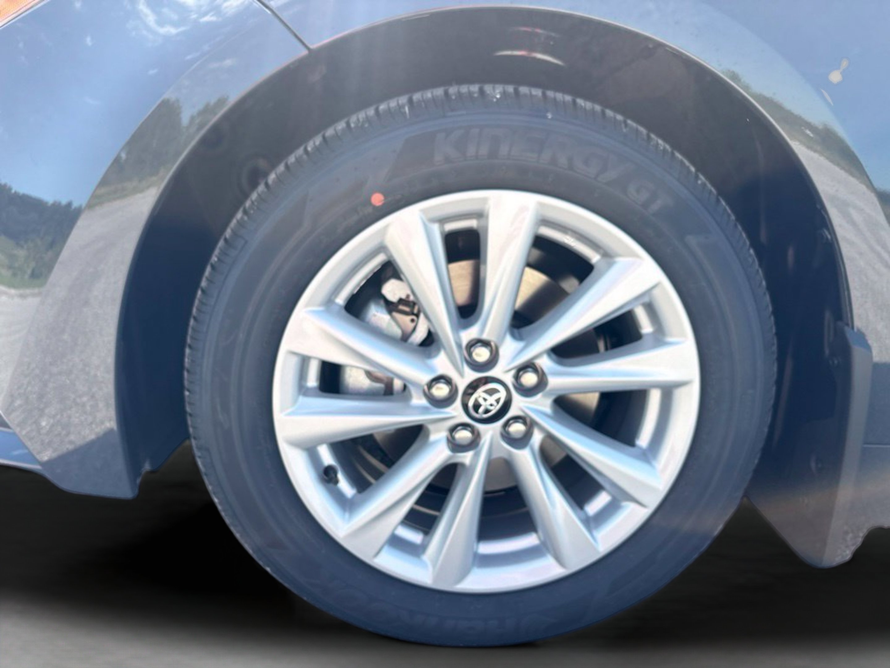 New 2027 Toyota Corolla LE w/ LE Premium Package FWD image 32
