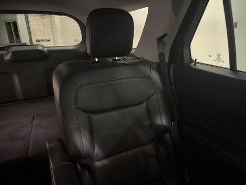 Certified 2022 Ford Explorer XLT w/ Equipment Group 202A image 17