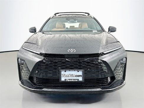 New 2025 Toyota Crown Signia Limited image 2