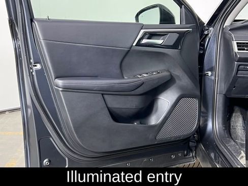 Used 2024 Mitsubishi Outlander SE image 16