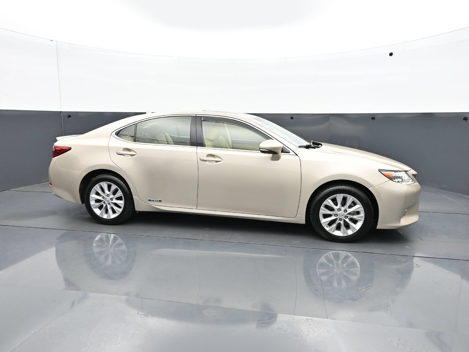 Used 2013 Lexus ES 300h w/ Luxury Pkg FWD image 8
