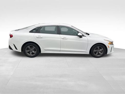 Used 2022 Kia K5 LXS image 9