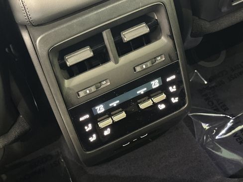 New 2026 Porsche Macan Turbo Electric AWD/4WD image 15