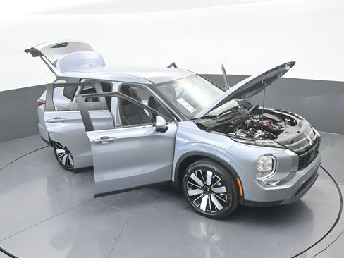 New 2026 Mitsubishi Outlander SE image 81