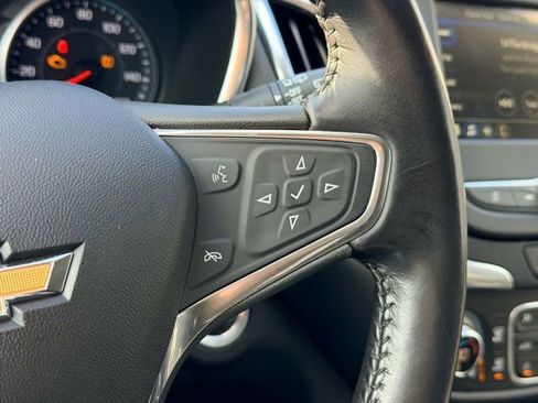 Used 2019 Chevrolet Equinox LT w/ Driver Convenience Package image 10