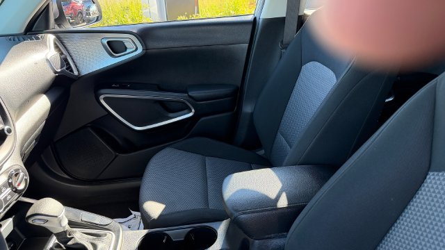 Certified 2023 Kia Soul LX FWD image 9
