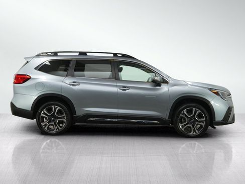 Used 2023 Subaru Ascent Limited w/ Technology Package AWD/4WD image 7