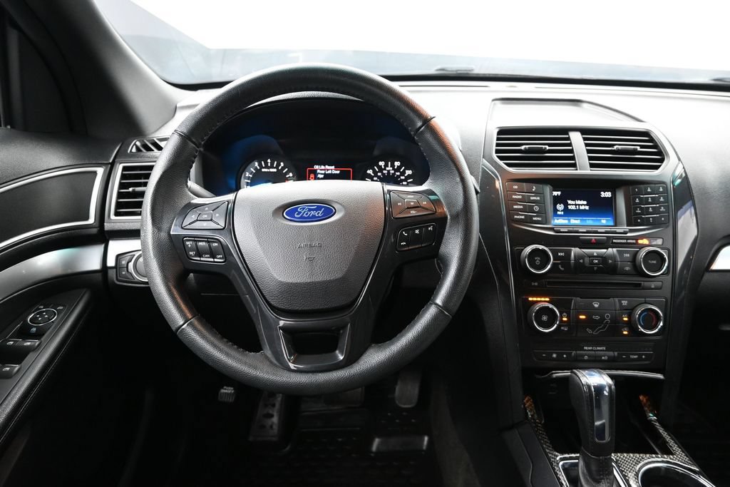 Used 2017 Ford Explorer XLT FWD image 29