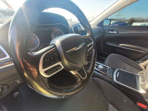 Used 2019 Chrysler 300 Touring w/ Sport Appearance Package RWD image 17