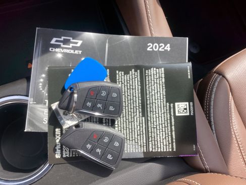 Used 2024 Chevrolet Tahoe High Country w/ Advanced Technology Package image 25