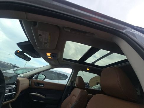 Used 2025 Nissan Pathfinder Platinum image 22