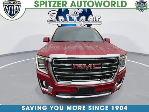 Used 2022 GMC Yukon SLT w/ SLT Premium Package image 3