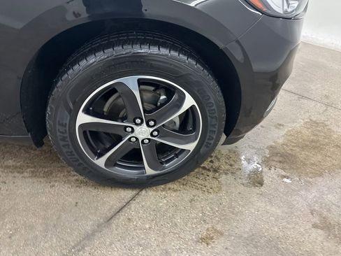 Used 2020 Buick Enclave Essence w/ Sport Touring Edition image 15