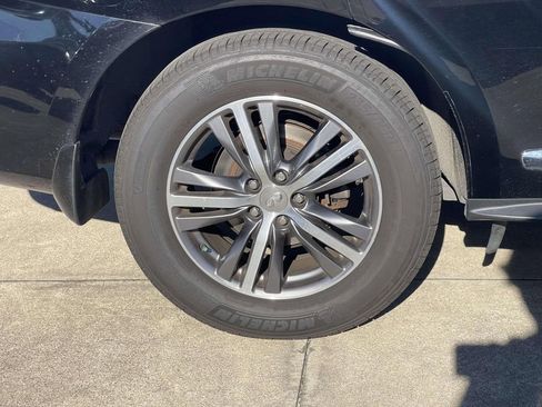 Used 2019 INFINITI QX60 Luxe w/ Essential Package image 7