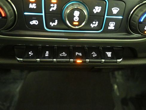 Used 2019 Chevrolet Silverado 2500 LT w/ LT Convenience Package AWD/4WD image 29
