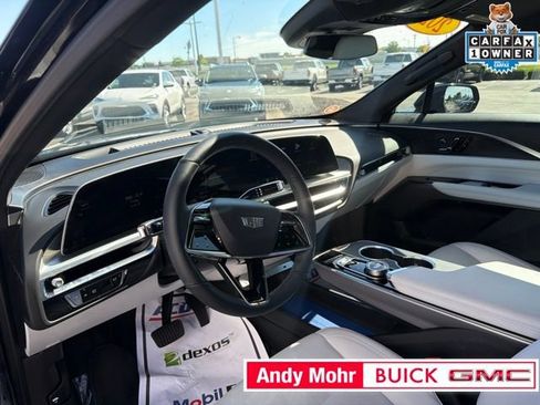Used 2025 Cadillac Lyriq Sport AWD/4WD image 16