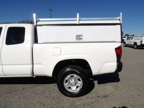 Used 2021 Toyota Tacoma SR image 42