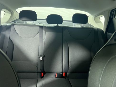 New 2025 Kia K4 LXS image 33