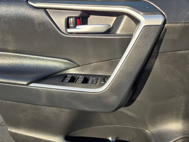 Certified 2025 Toyota RAV4 XLE FWD image 21