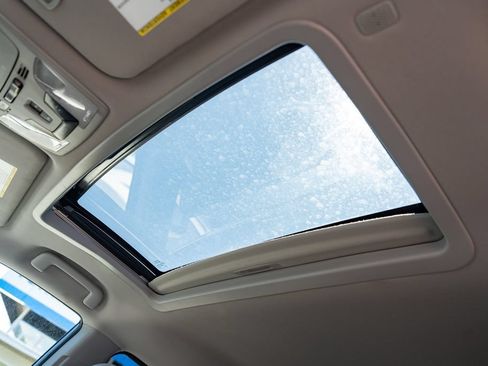 Used 2020 Toyota Sienna XLE FWD image 23