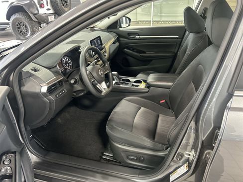 Certified 2023 Nissan Altima 2.5 SV FWD image 12