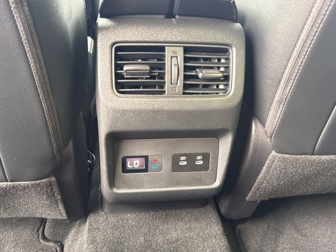 Used 2025 Nissan Rogue SL w/ Tech Package FWD image 15