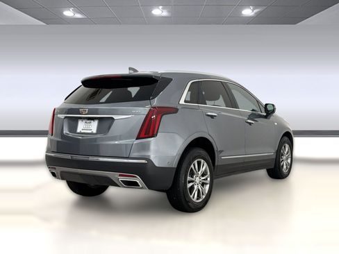 Used 2022 Cadillac XT5 Premium Luxury w/ Technology Package FWD image 9