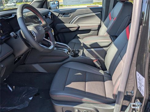 New 2026 Chevrolet Colorado Z71 w/ Technology Package AWD/4WD image 10