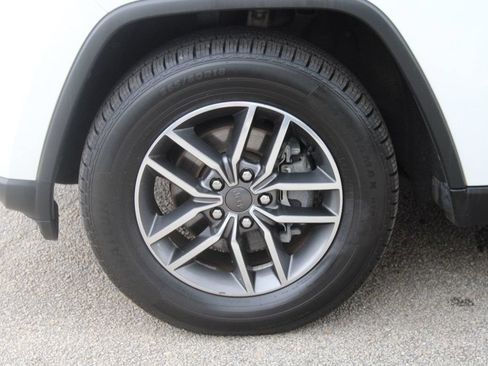 Used 2020 Jeep Grand Cherokee Laredo w/ Quick Order Package 2BN North AWD/4WD image 35