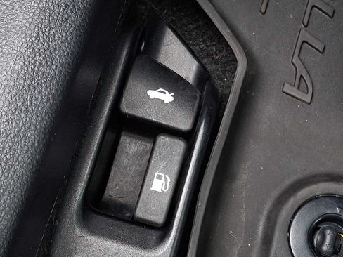 Used 2022 Toyota Corolla SE FWD image 24
