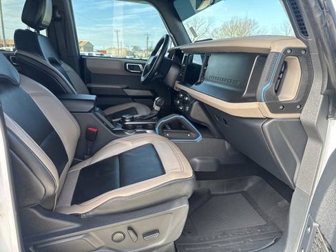 Used 2023 Ford Bronco Wildtrak image 19