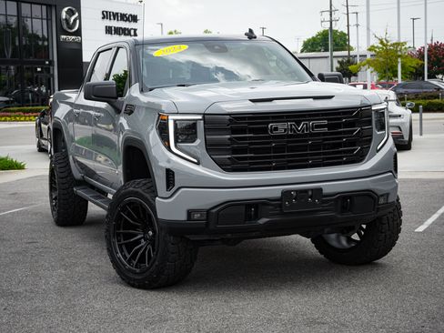Used 2024 GMC Sierra 1500 Elevation AWD/4WD image 2