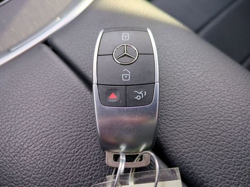 Used 2022 Mercedes-Benz GLC 300 GLC 300 w/ Driver Assistance Package image 29