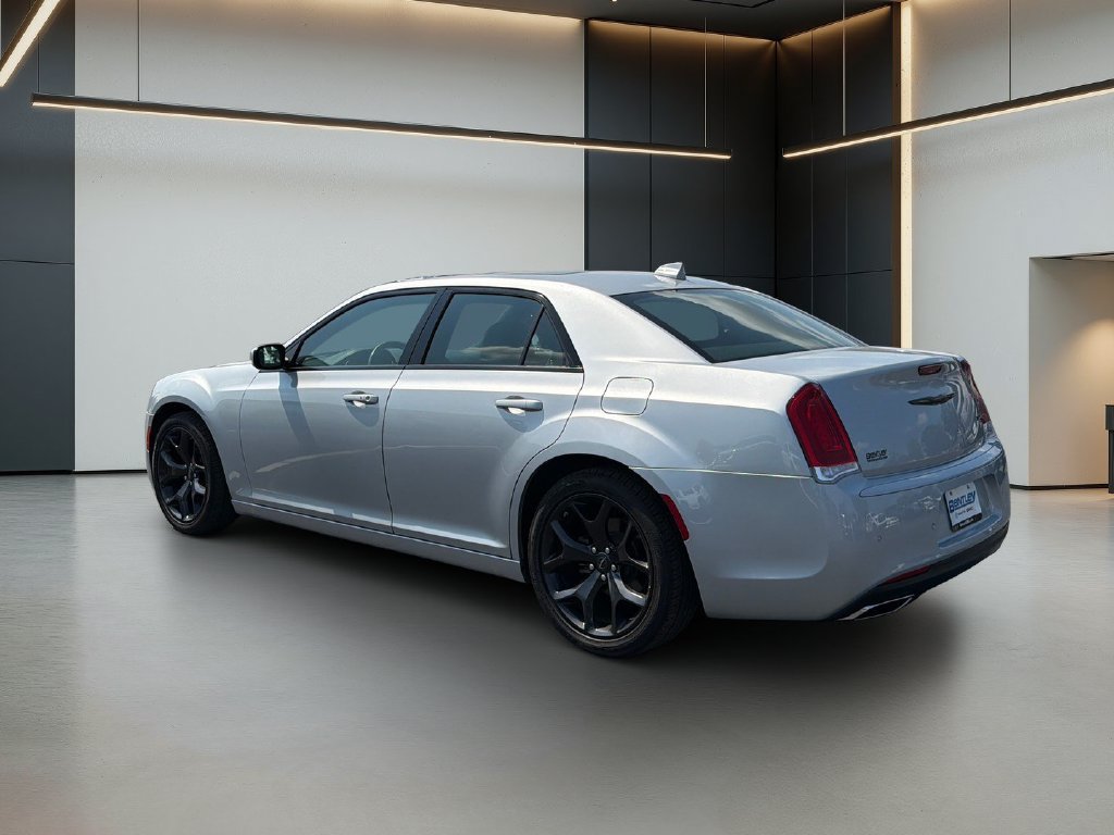 Used 2022 Chrysler 300 S RWD image 3