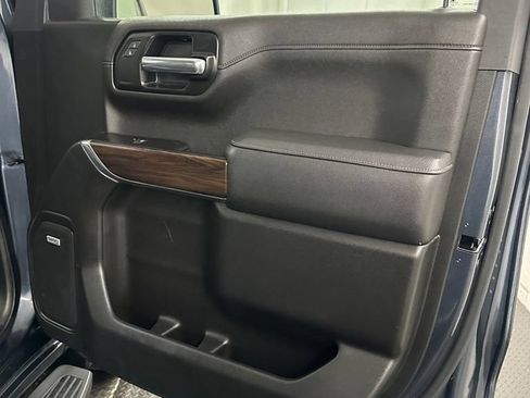 Used 2022 GMC Sierra 1500 SLT w/ SLT Premium Plus Package AWD/4WD image 37
