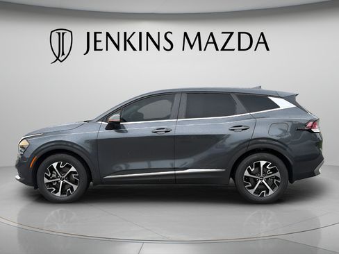 Used 2024 Kia Sportage EX FWD image 5